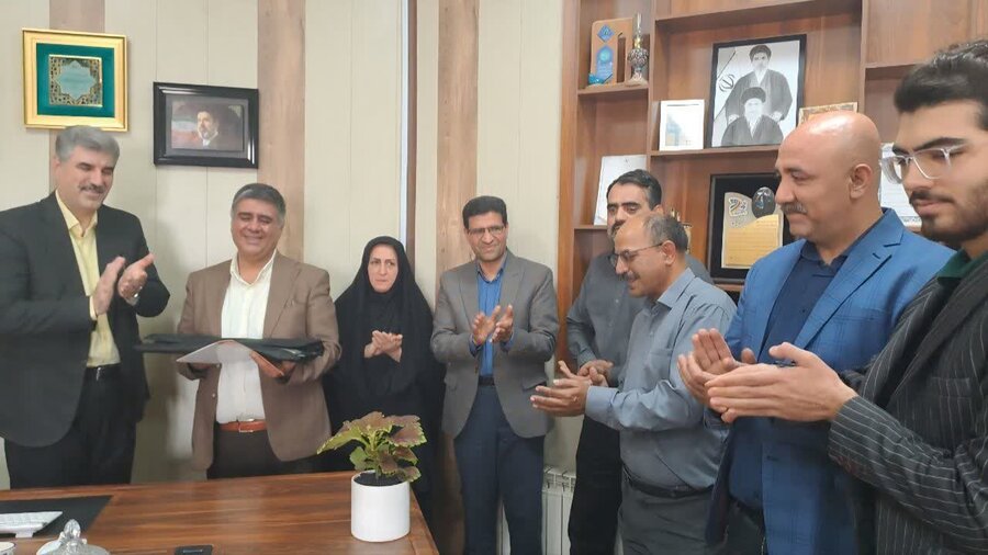 تجلیل از قهرمان پاراشنای کشور و مربی وی در زارچ