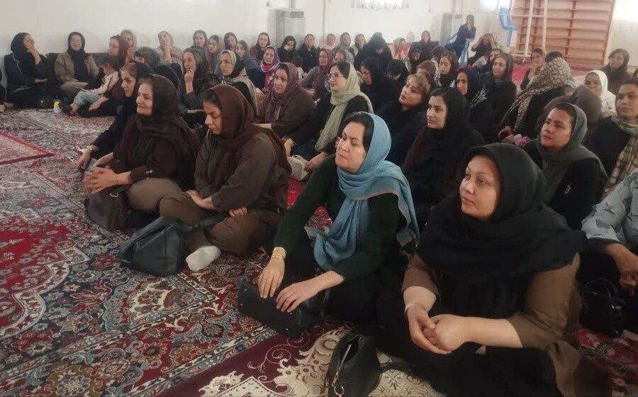 نشست آموزشی چالش‌های دوران نوجوانی و نقش پیشگیری در قروه برگزار شد