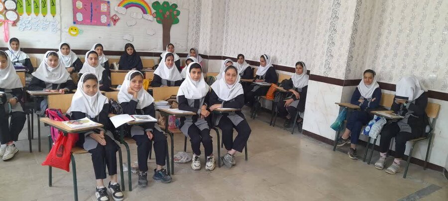 ارتقاء سلامت روان در مدارس روستای جهان‌آباد بروجرد؛ برگزاری کارگاه‌های آموزشی و غربالگری دانش‌آموزان