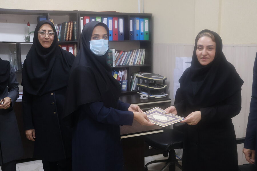 تجلیل مدیرکل بهزیستی هرمزگان از پرستاران شاغل در این مجموعه