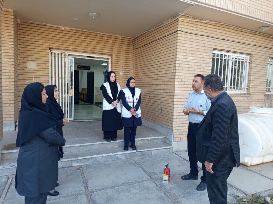 کارگاه آموزشی پدافند غیرعامل و اطفای حریق در بهزیستی شهرستان اشتهارد برگزار شد
