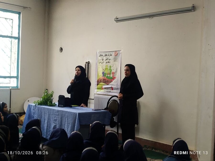 جلسه آموزشی والدین دانش‌آموزان در ملک آباد چهارباغ برگزار شد.