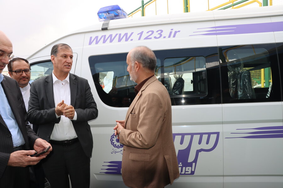 افتتاح خودرو اورژانس اجتماعی ۱۲۳ بهزیستی خنداب همزمان با جشنواره ملی انگور در روستای خانگاه