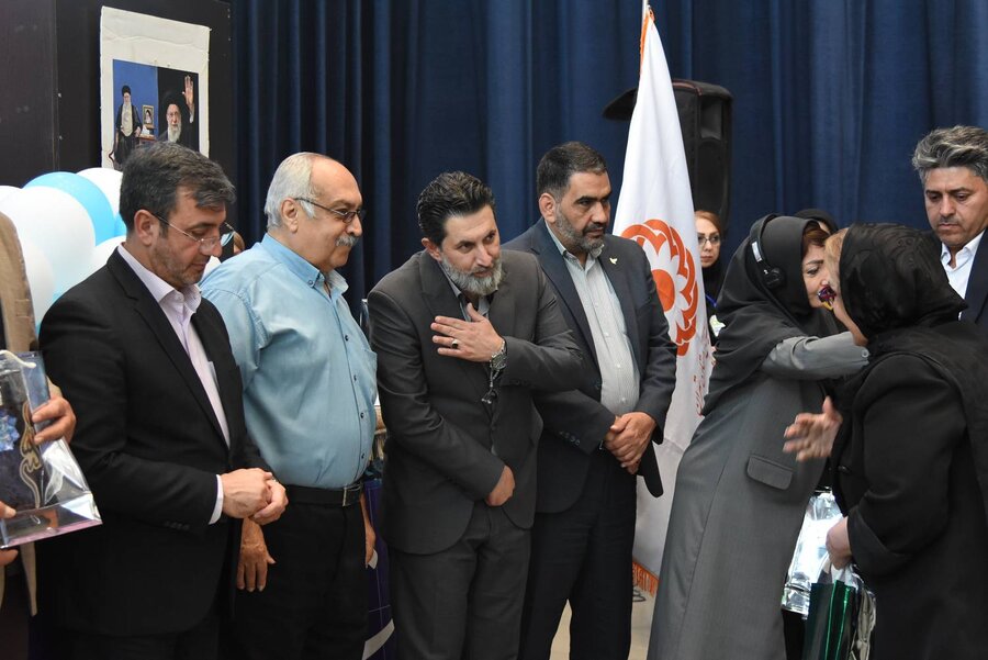 بازدید مدیرکل بهزیستی استان تهران از نمایشگاه «آفرینشگران توانمند» در شهرری؛ از معرفی ظرفیت‌های هنری تا پیگیری مسائل هنرمندان