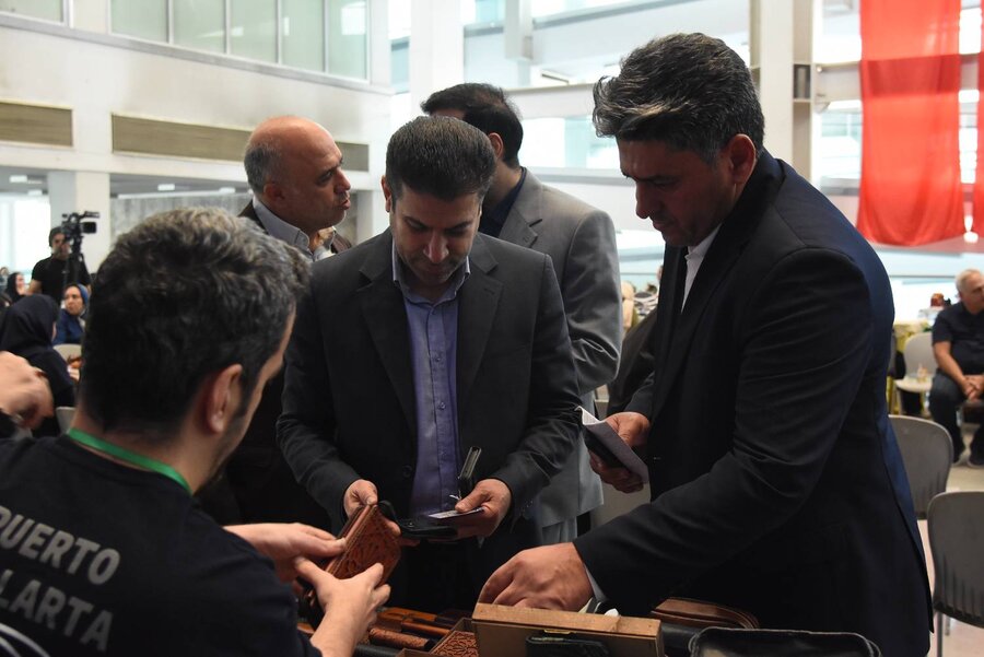 نمایشگاه «آفرینشگران توانمند» در شهرری برپا شد؛ تجلی اراده و مهارت روشنایی‌بخش معلولان در آستانه روز جهانی عصای سفید