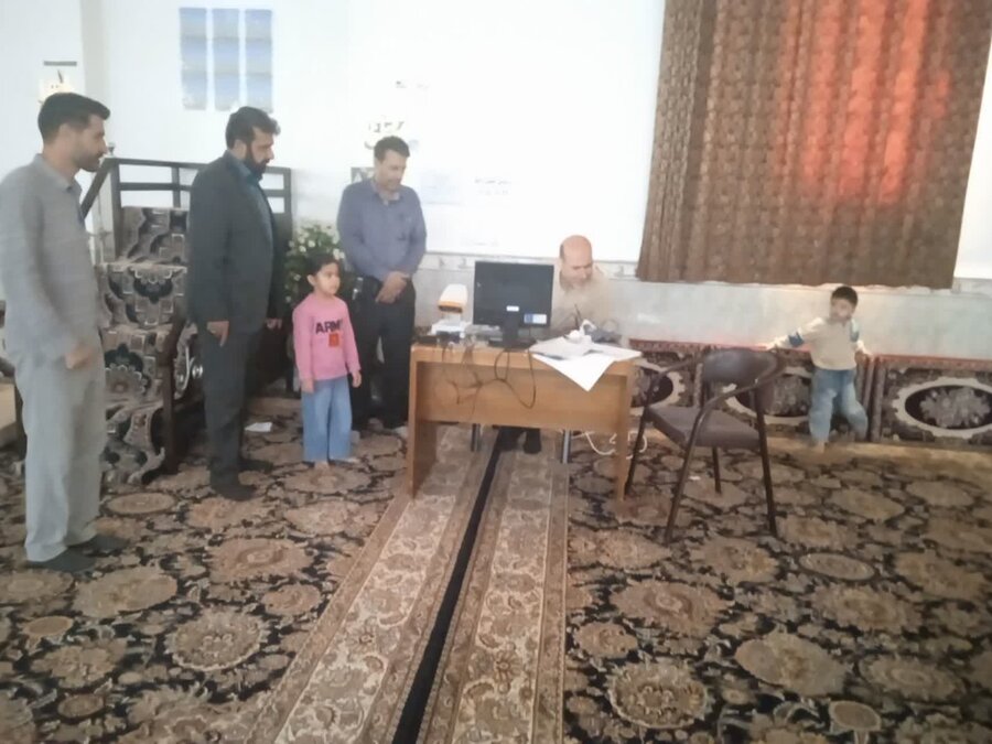 غربالگری بینایی کودکان ۳ تا ۶ سال در روستاهای رامیشان و خلعتآباد کبودرآهنگ