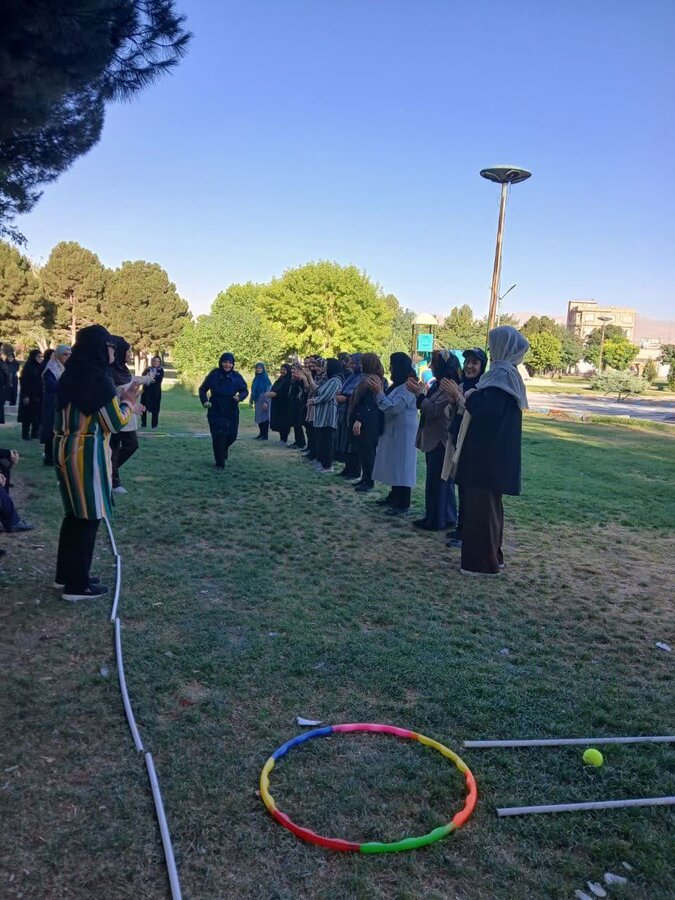 نرمش صبحگاهی سالمندان در اسدآباد با هدف ترویج سبک زندگی سالم