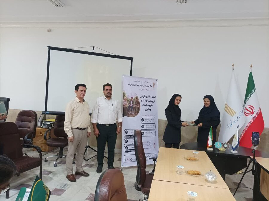 نجف آباد| درخشش نماینده نجفآباد در رویداد استارتاپی فناوریهای نوین در توانبخشی