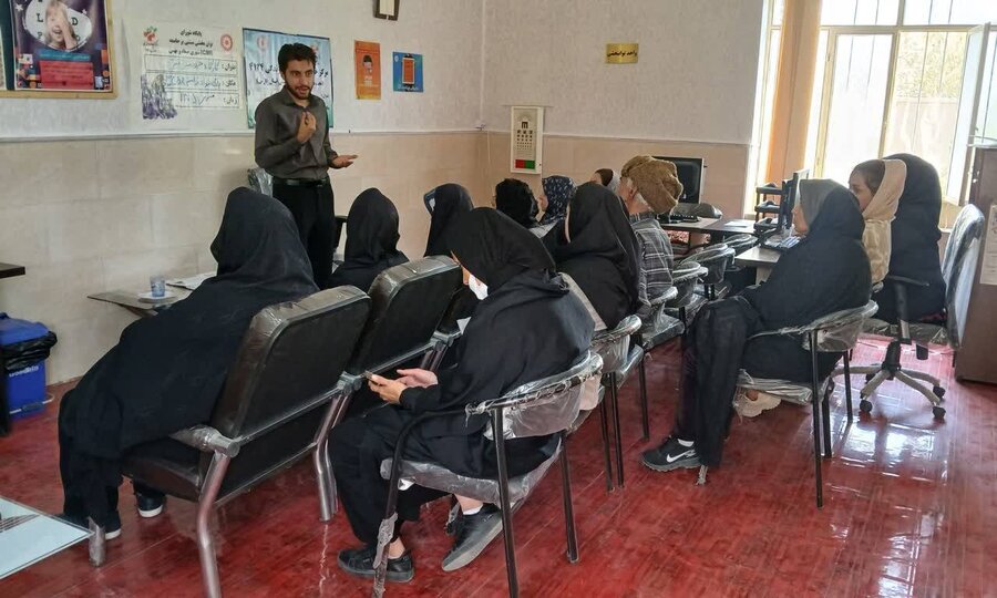 آباده|جلسه آموزشی خودمراقبتی