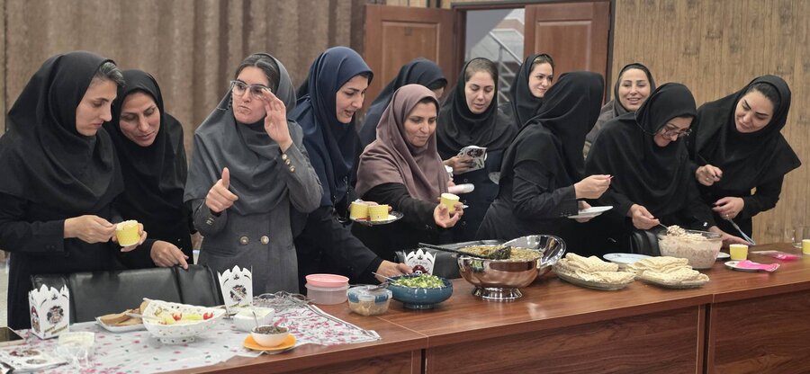 شهر قدس | طعم همدلی در قاب فرهنگ؛ برگزاری مسابقه آشپزی کارکنان بهزیستی شهرستان
