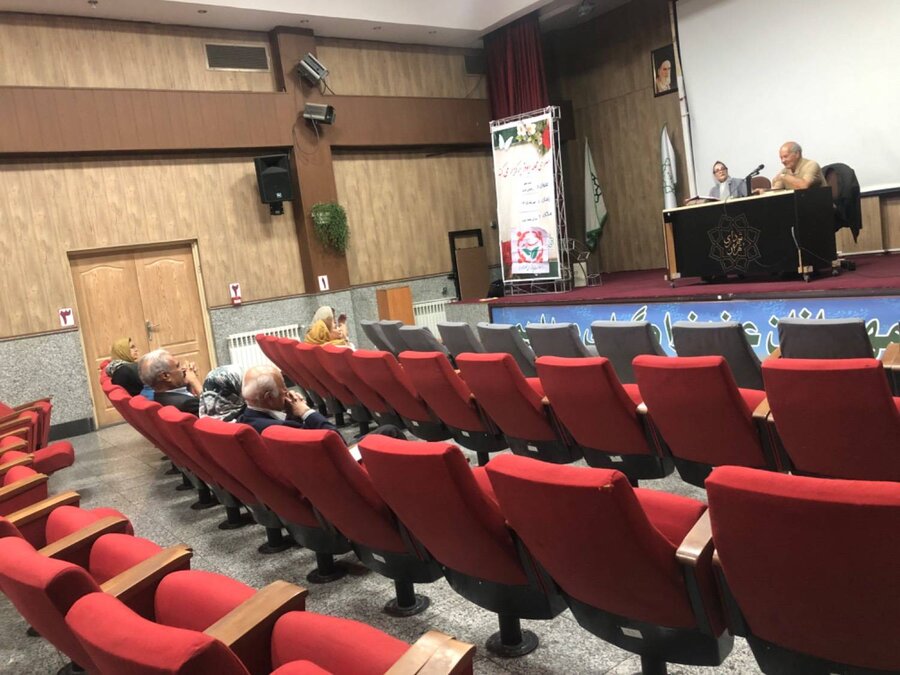 شهرتهران| طنین شعر و تأکید بر سلامت روان در محله ابوذر؛ گامی در مسیر تحقق اهداف طرح سلام محله