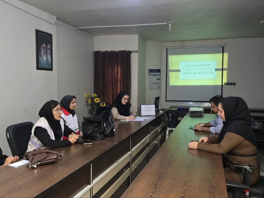 نشست بین‌بخشی اورژانس اجتماعی و ادارات دهگلان به مناسبت هفته سلامت روان برگزار شد