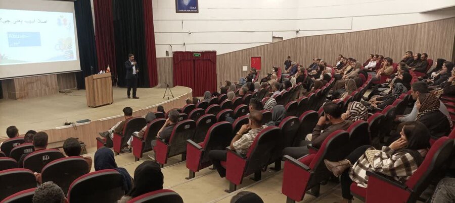 کارگاه آموزشی پیشگیری از آسیب‌های جنسی کودکان در دیواندره برگزار شد