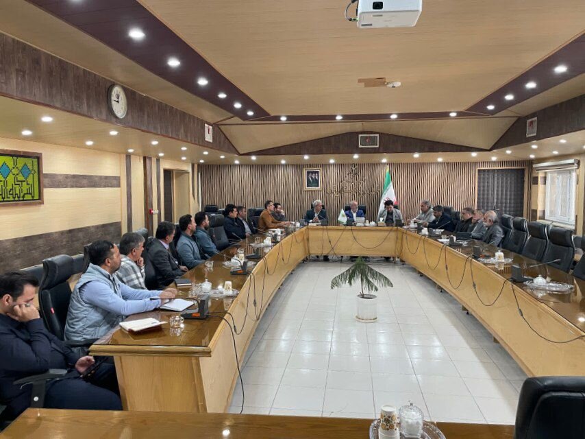 جلسه شورای مبارزه با مواد مخدر قروه؛ درخواست فرماندار و دادستان از خیرین و معدنداران برای تکمیل کمپ ماده ۱۶