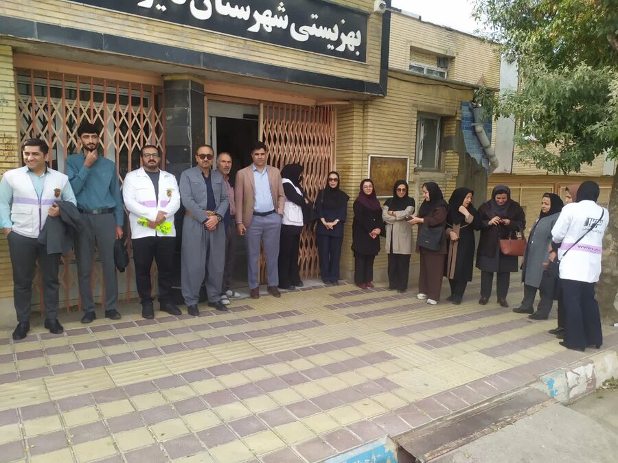 کارکنان بهزیستی دیواندره در رژه «جان‌فدا» شرکت کردند