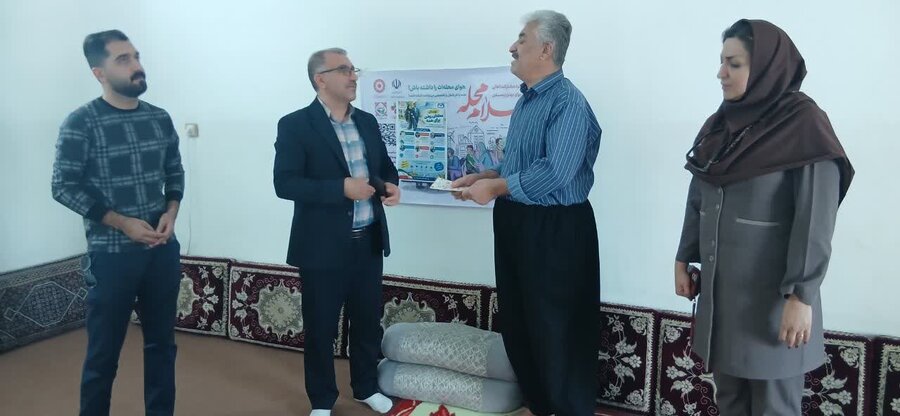 رئیس بهزیستی دهگلان با مددجوی نابینا دیدار کرد
