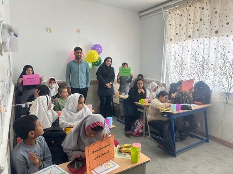 برگزاری جشن و کارگاه نقاشی به مناسبت هفته کودک در مدرسه استثنایی باغچیان کبودرآهنگ