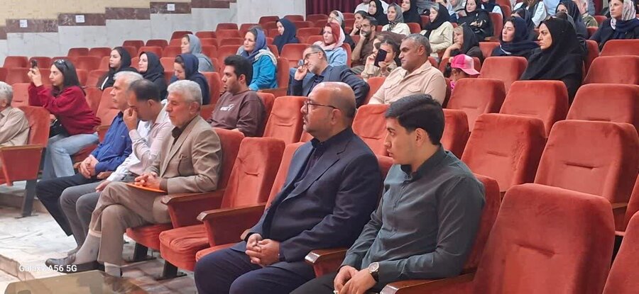 برگزاری کارگاه آموزشی اهمیت سلامت روان نوجوانان ویژه والدین در دبیرستان علم و ادب ساوجبلاغ