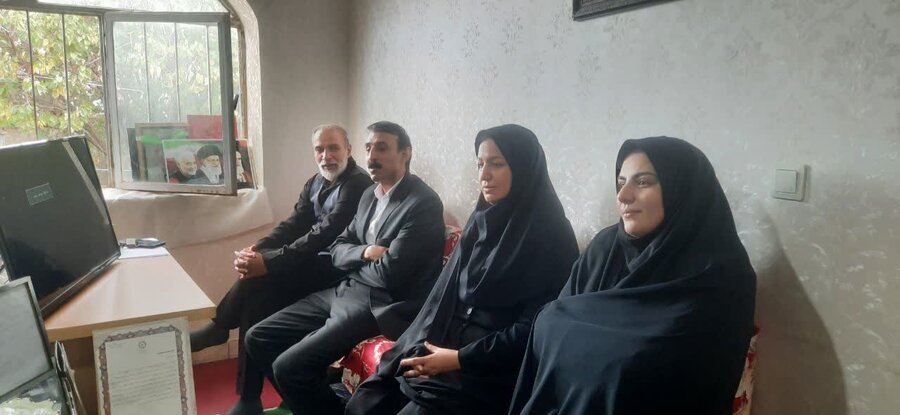 بازدید مسئولان بهزیستی از مؤسسه نرگس تفت؛ تجلی توانمندی بانوان در کارگاه قالیبافی و پخت نان سنتی در نصرآباد 