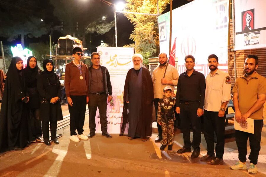 برگزاری میز ارتباطات مردمی بهزیستی بوئین‌زهرا به مناسبت هفته عصای سفید