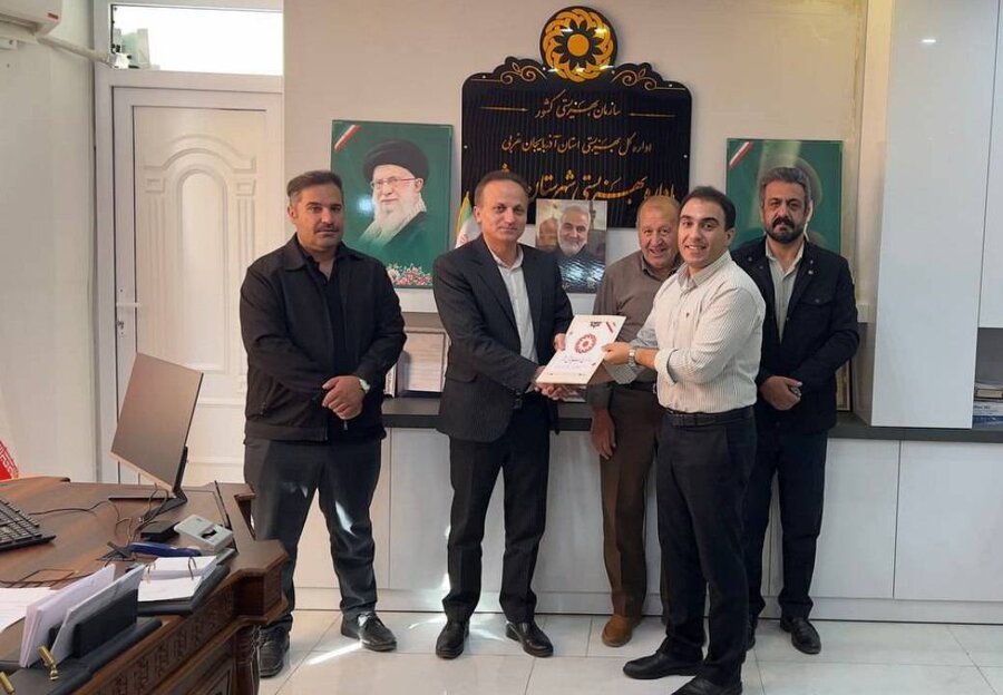 تقدیر رئیس بهزیستی اشنویه از نیروی امریه این اداره به مناسبت پایان دوره خدمت