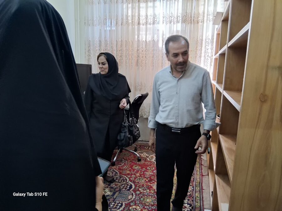 آذر- شرقی