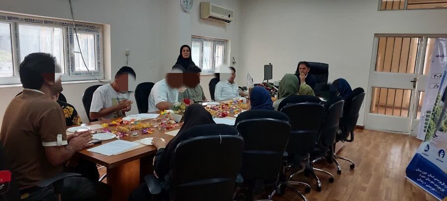 برگزاری نشست صمیمانه با افراد نابینا و کم‌بینا در بهزیستی شهرستان اهواز