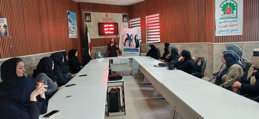 جلسه آموزشی پیشگیری از سرطان‌های شایع زنان در بهزیستی بیجار برگزار شد