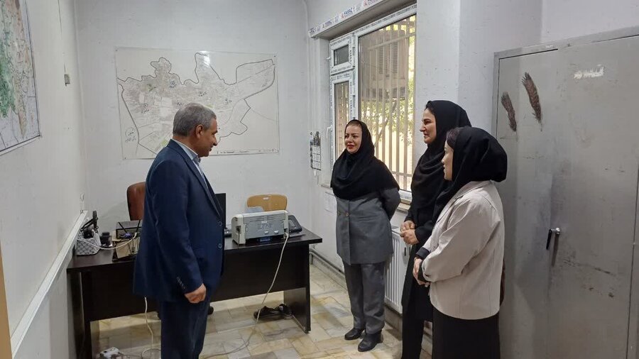 مدیرکل بهزیستی کردستان با کارکنان بهزیستی مریوان دیدار و گفت‌وگو کرد