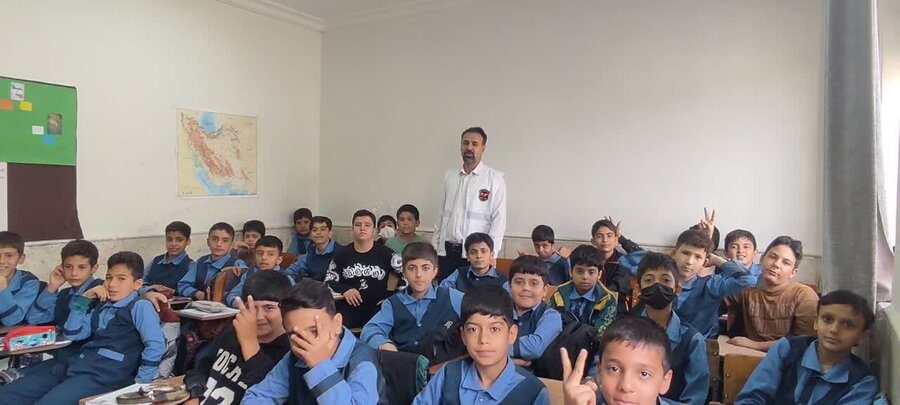 آموزش خودمراقبتی در شرایط بحرانی به دانش‌آموزان مدرسه حضرت ابوالفضل (ع) فامنین