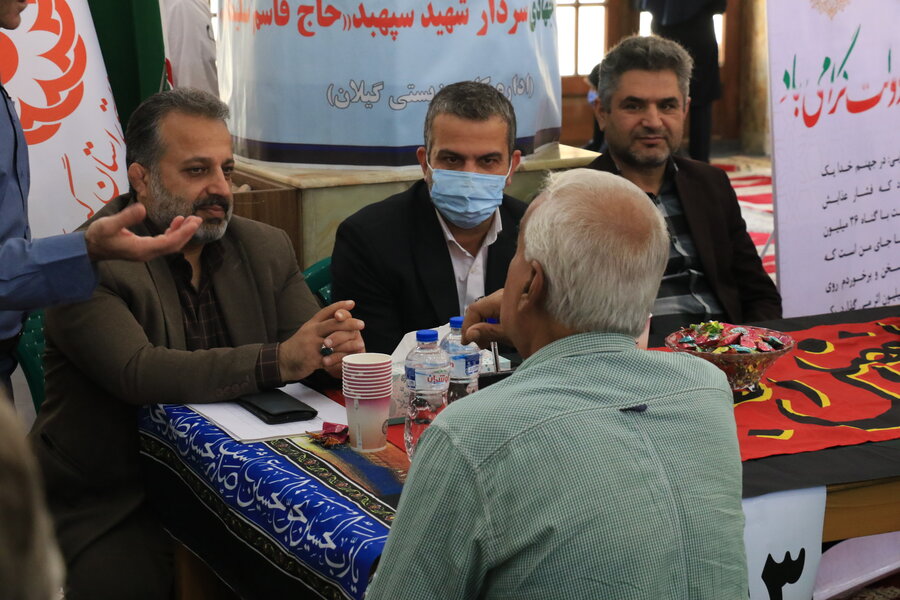 همزمان با گرامیداشت هفته دولت؛برپایی میز خدمت جهادی بهزیستی گیلان و سایر دستگاه ها اجرایی در مصلی نمازجمعه رشت همزمان با گرامیداشت هفته دولت؛برپایی میز خدمت جهادی بهزیستی گیلان و سایر دستگاه ها اجرایی در مصلی نمازجمعه رشت