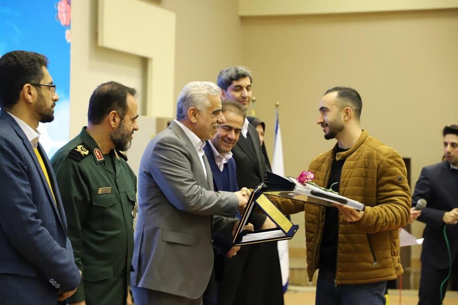 مدالآوران گیلانی بازیهای آسیایی و پاراآسیایی تجلیل شدند مدالآوران گیلانی بازیهای آسیایی و پاراآسیایی تجلیل شدند