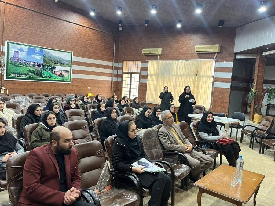 برگزاری کارگاه آموزشی زبان اشاره در اداره بهزیستی شهرستان لاهیجان برگزاری کارگاه آموزشی زبان اشاره در اداره بهزیستی شهرستان لاهیجان