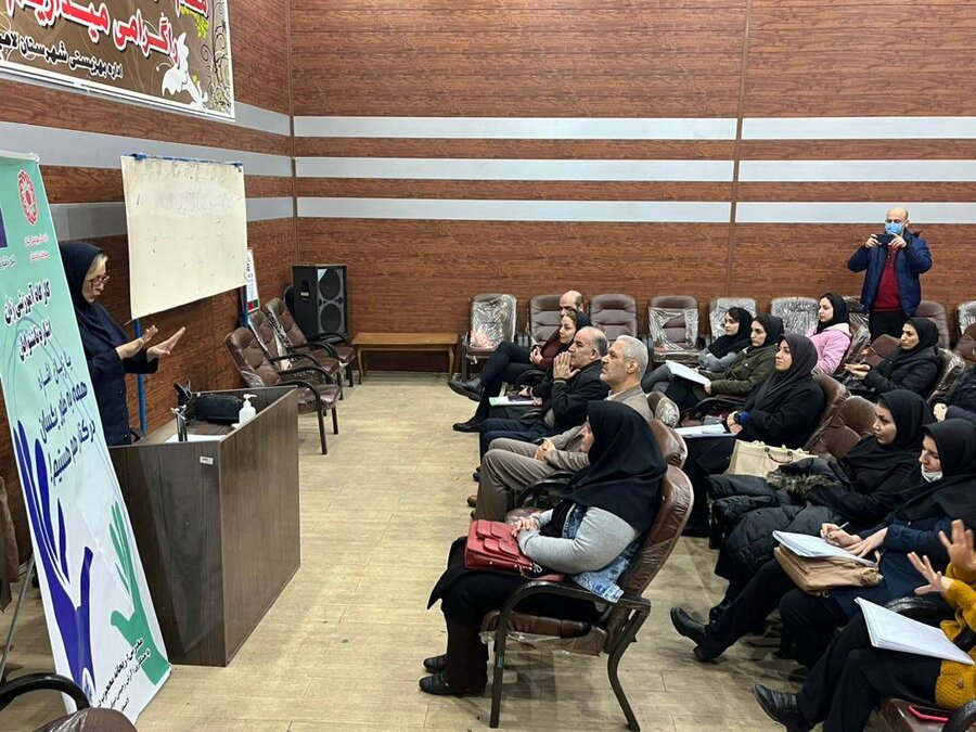 برگزاری کارگاه آموزشی زبان اشاره در اداره بهزیستی شهرستان لاهیجان برگزاری کارگاه آموزشی زبان اشاره در اداره بهزیستی شهرستان لاهیجان